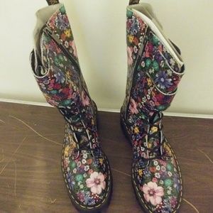 Dr. Martens Black Mallow Pink Wanderlust Boots